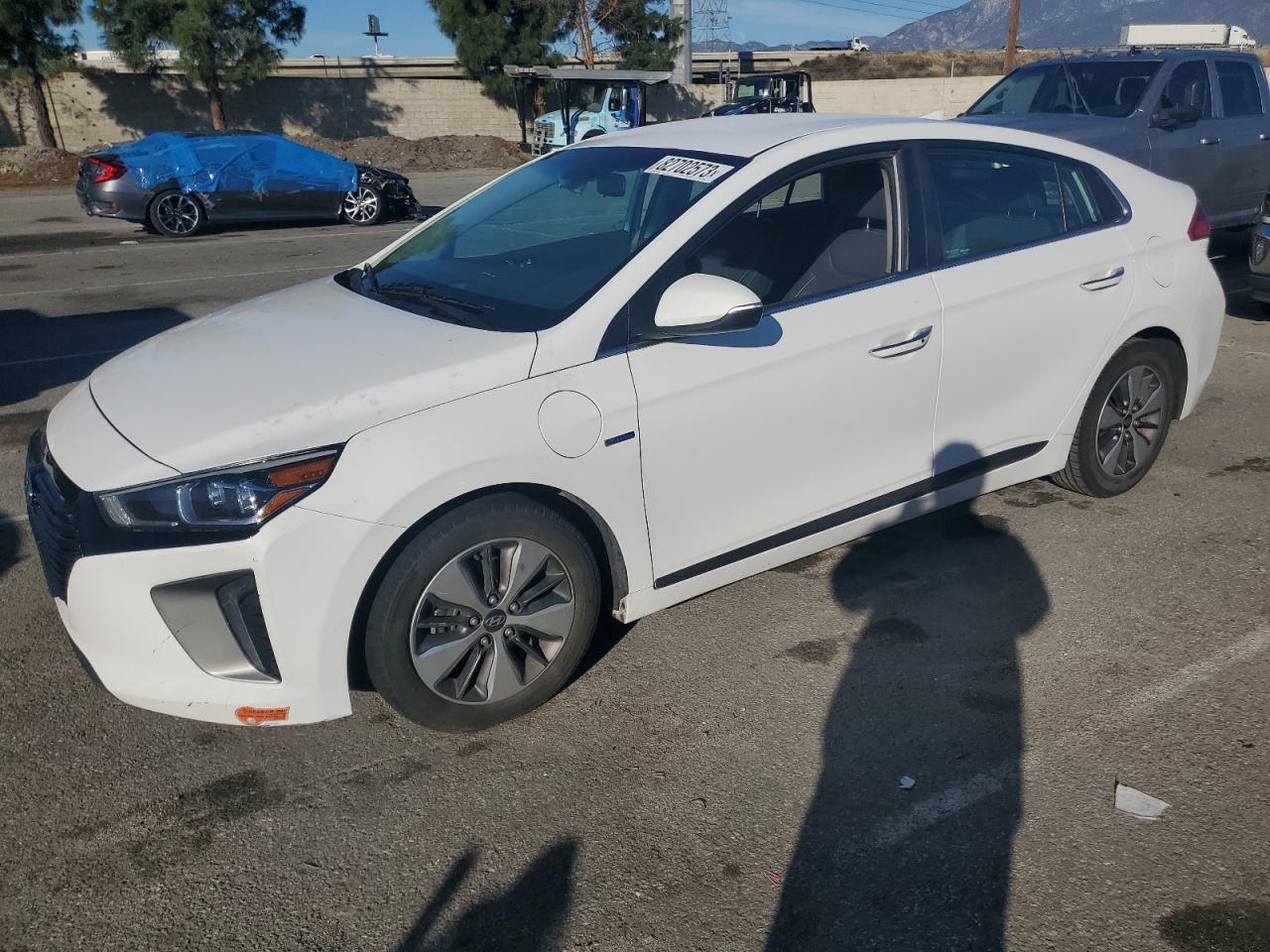 hyundai ioniq 2018 kmhc75ld7ju087244