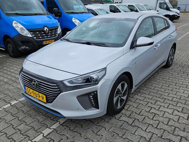 hyundai ioniq 2018 kmhc851cghu017836