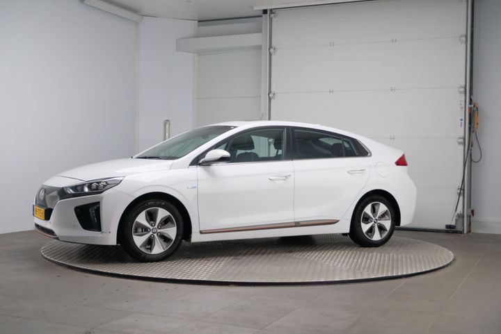 hyundai ioniq 2018 kmhc851hfju020838