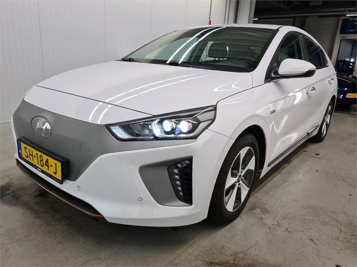 hyundai ioniq 2018 kmhc851hfju023714