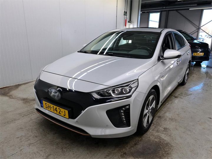 hyundai ioniq 2018 kmhc851hfju025076