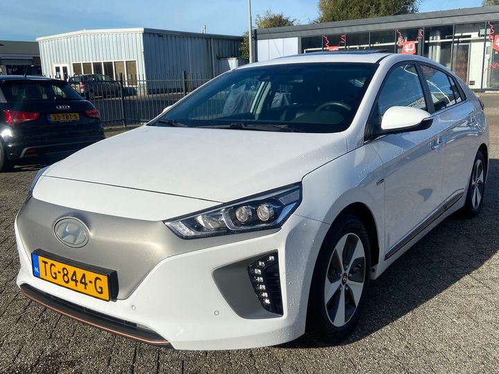 hyundai ioniq 2018 kmhc851hfju030842