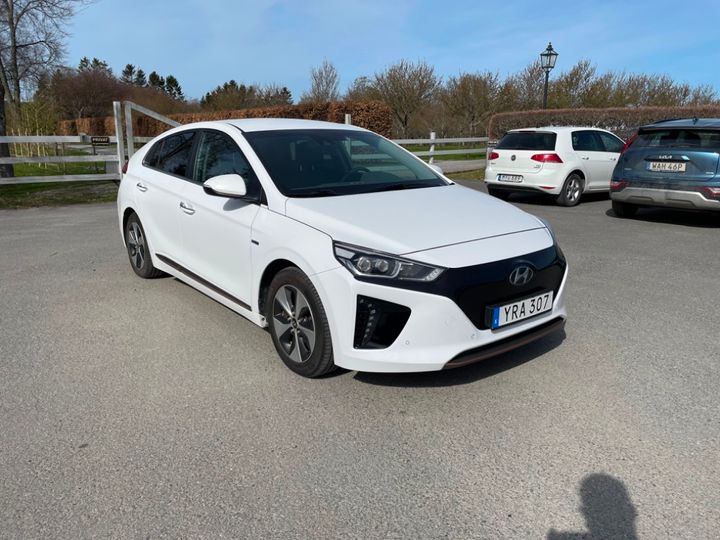 hyundai ioniq 2018 kmhc851hfku034950