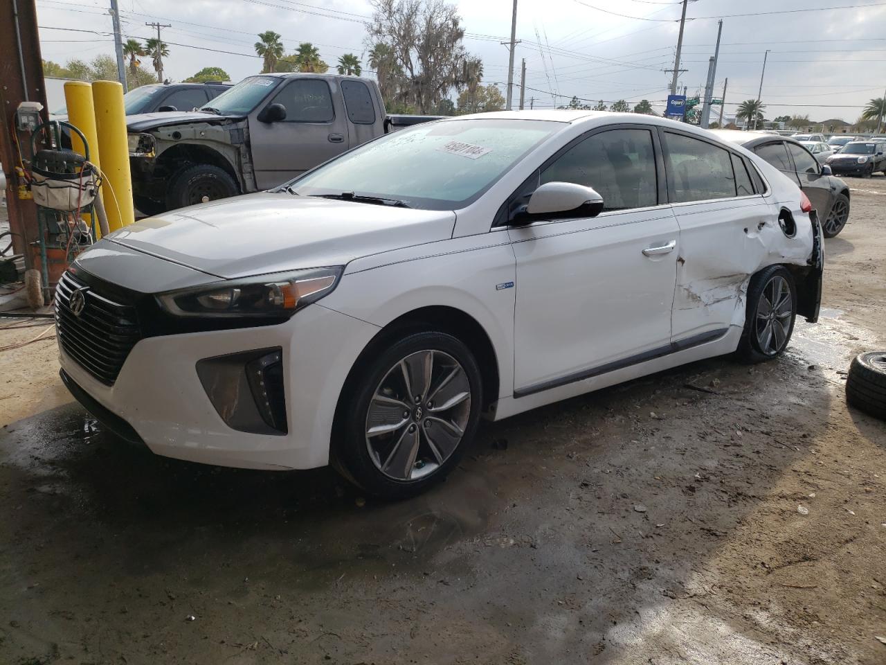 hyundai ioniq 2017 kmhc85lc3hu044342