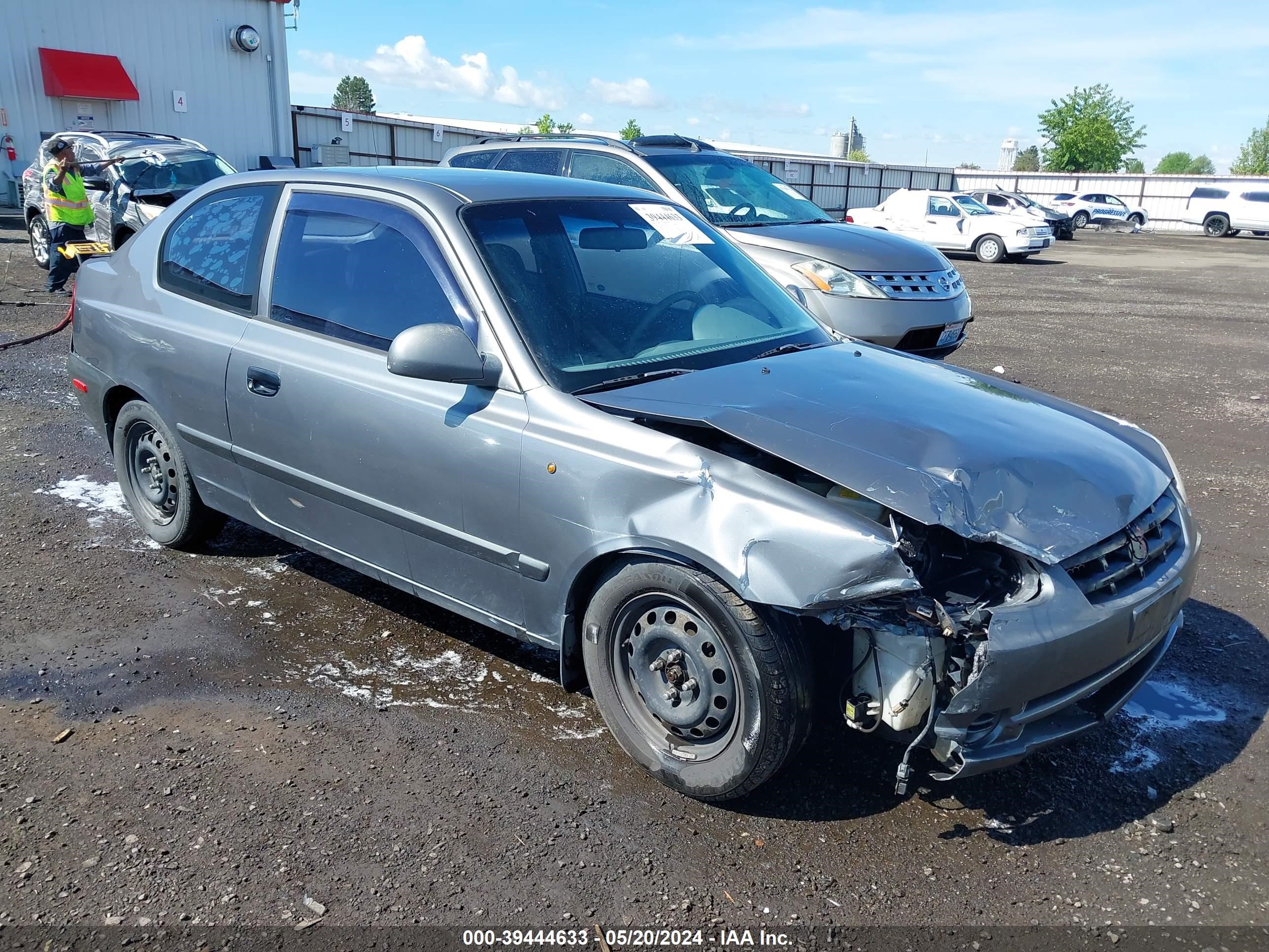 hyundai accent 2004 kmhcg35c54u301984