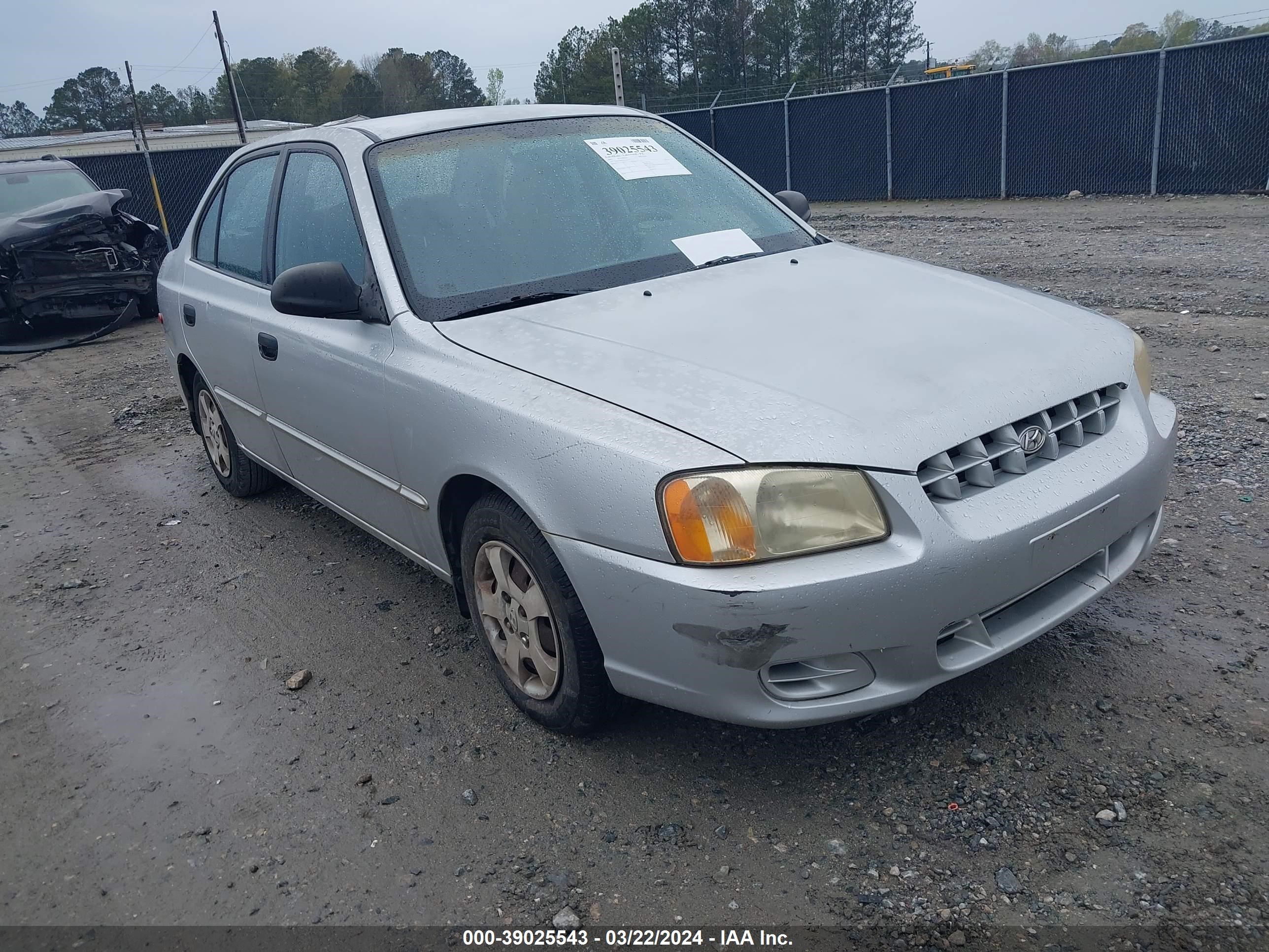 hyundai accent 2001 kmhcg45c01u235622