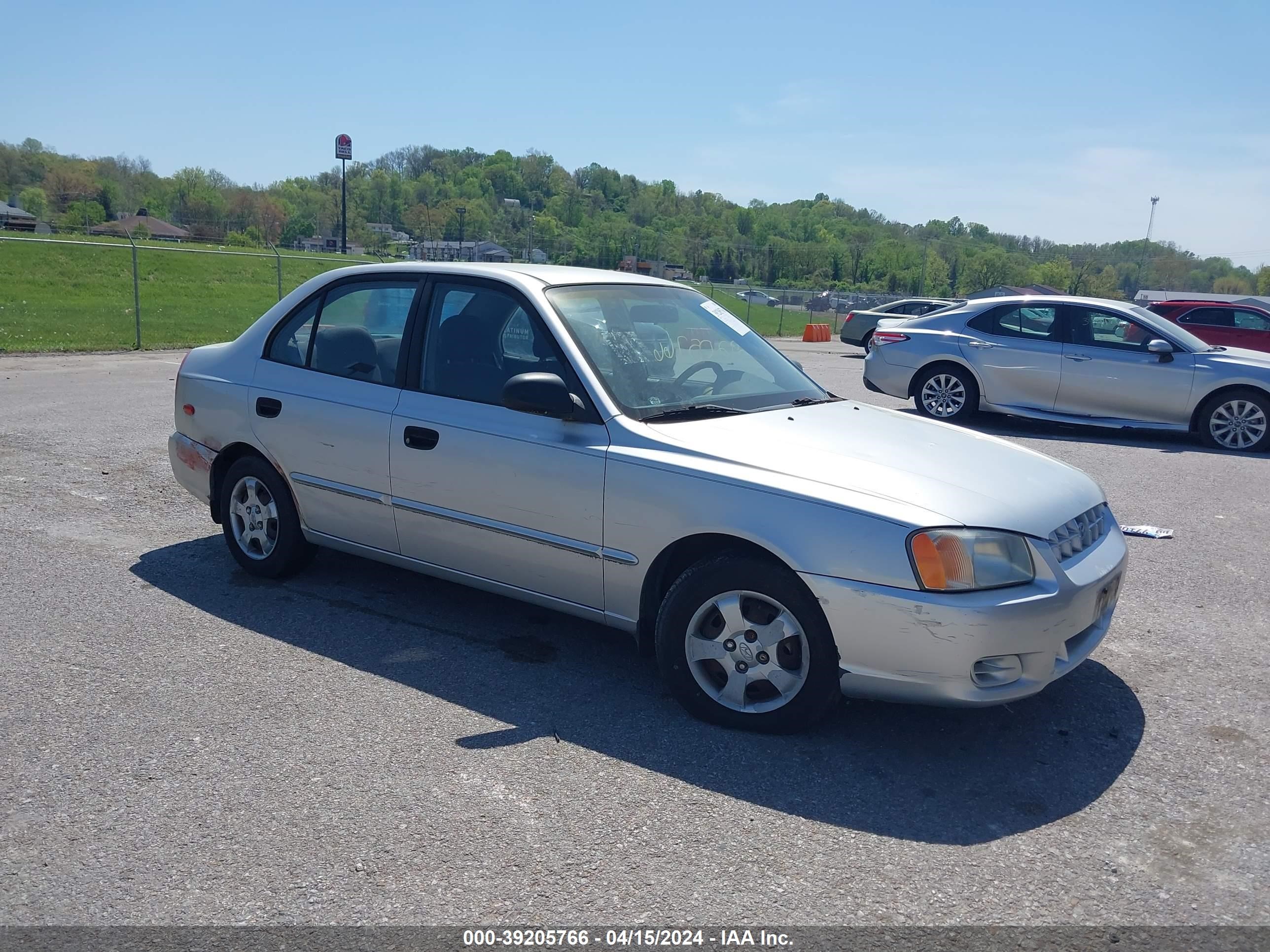 hyundai accent 2001 kmhcg45c51u249273