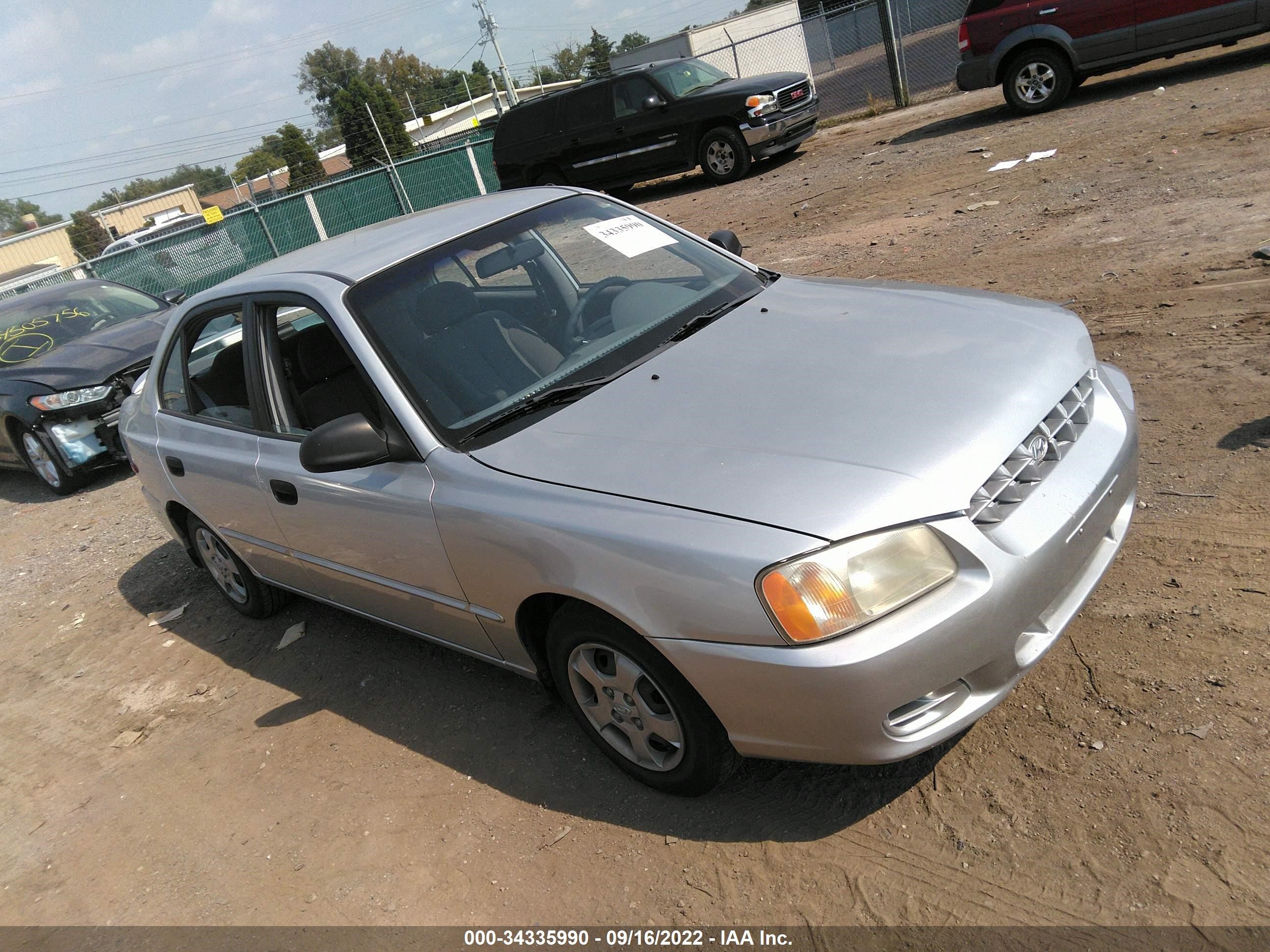 hyundai accent 2002 kmhcg45c62u301205