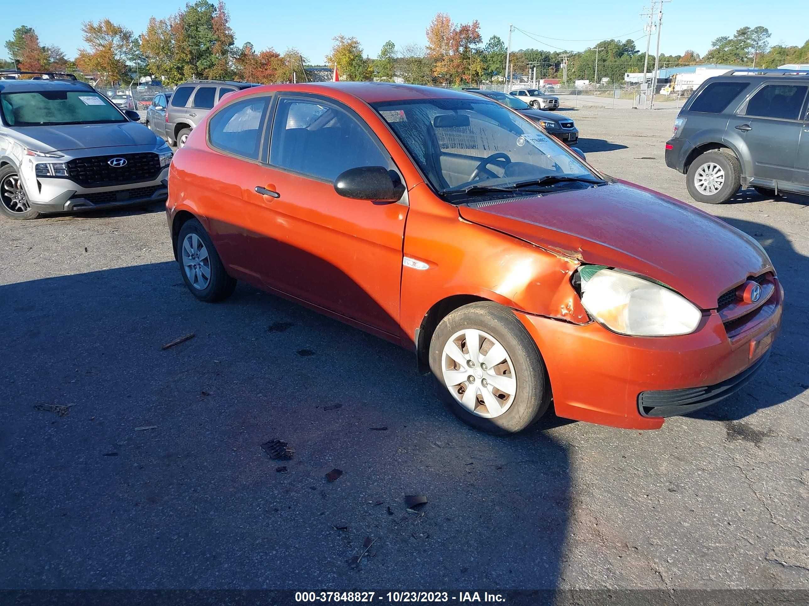 hyundai accent 2009 kmhcm36c09u117597