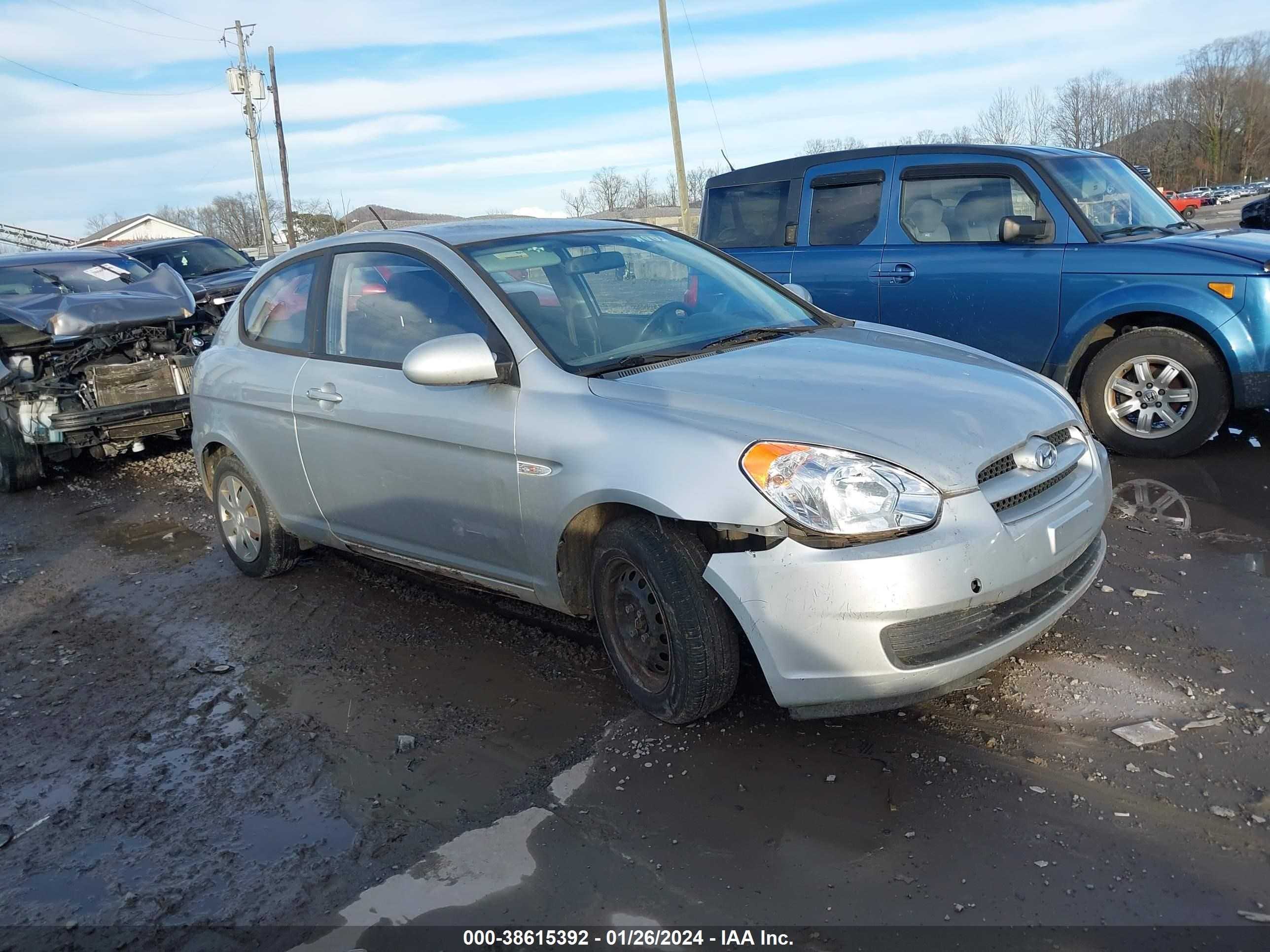 hyundai accent 2007 kmhcm36c57u039976