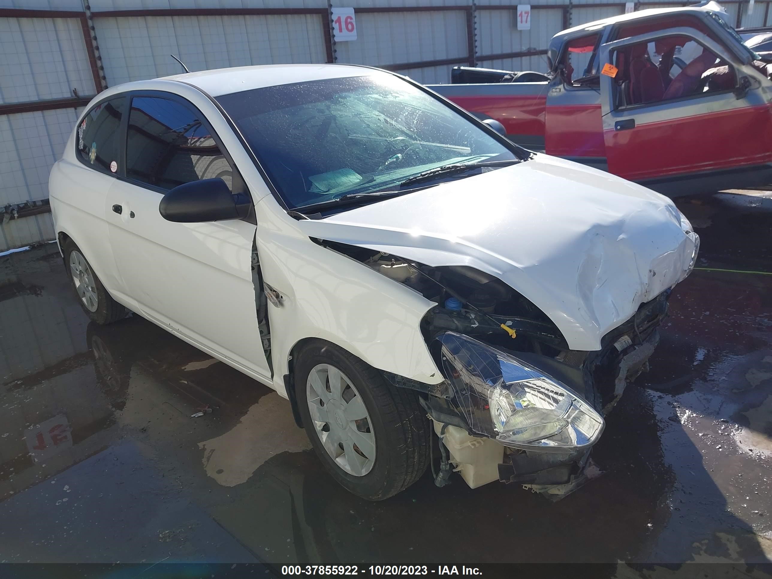 hyundai accent 2007 kmhcm36cx7u019772