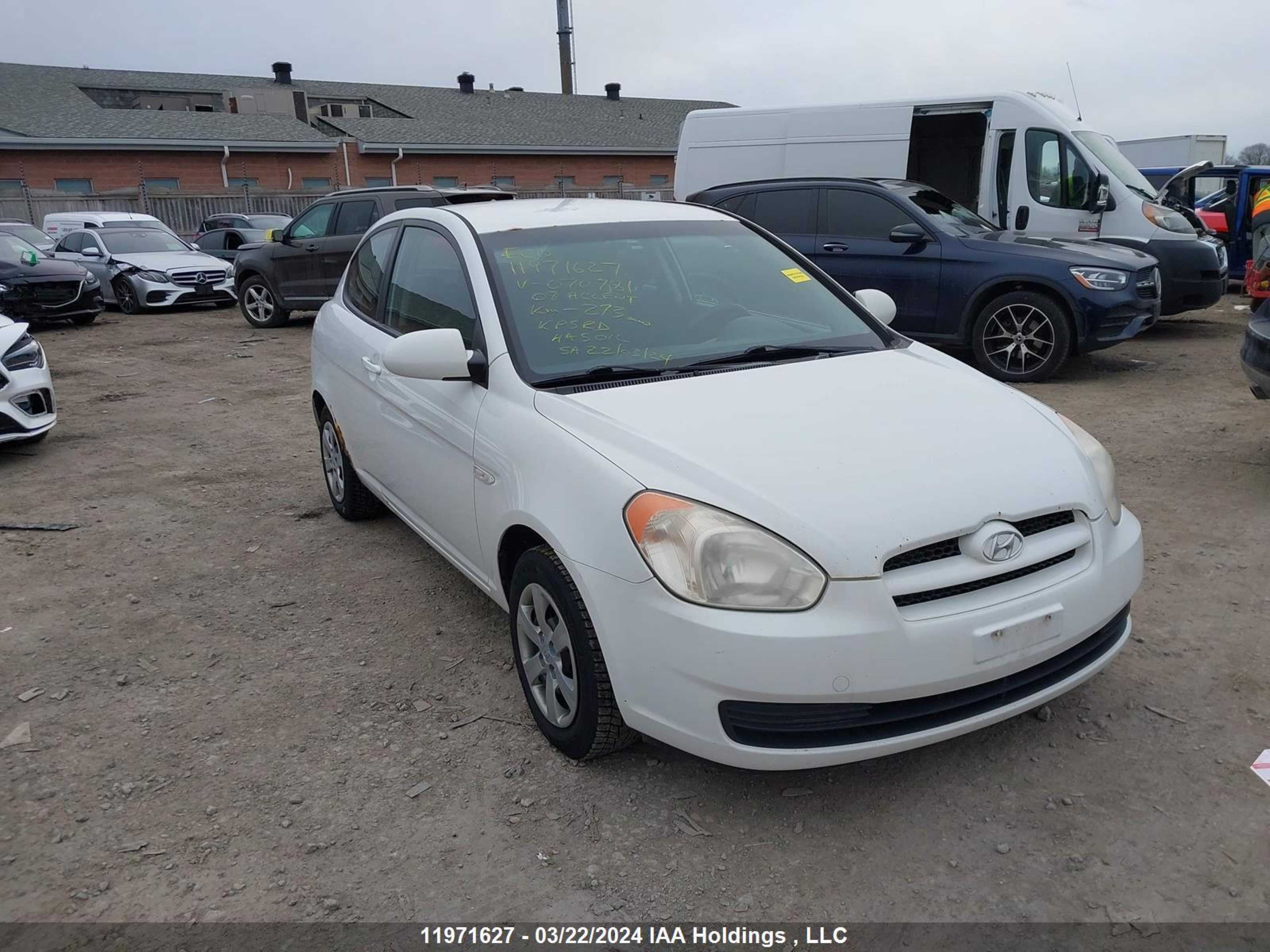 hyundai accent 2008 kmhcn35c28u070781