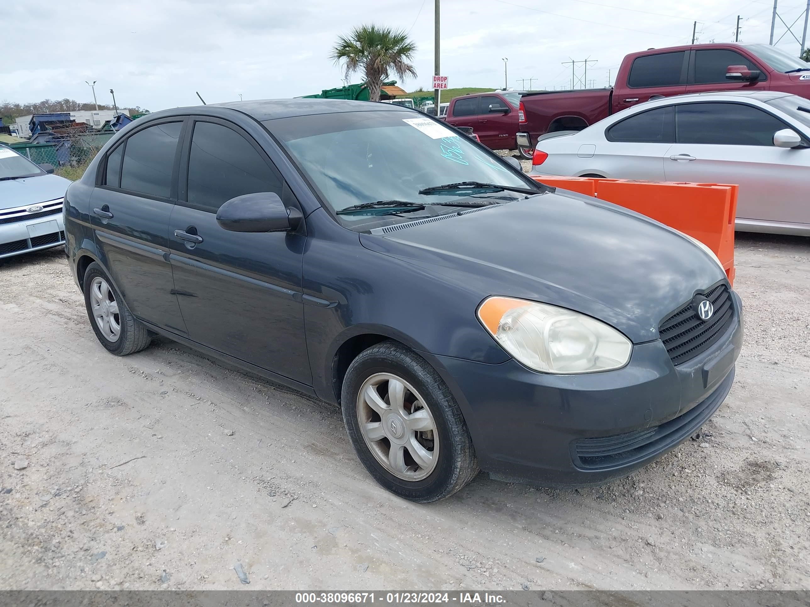 hyundai accent 2006 kmhcn46c16u056372