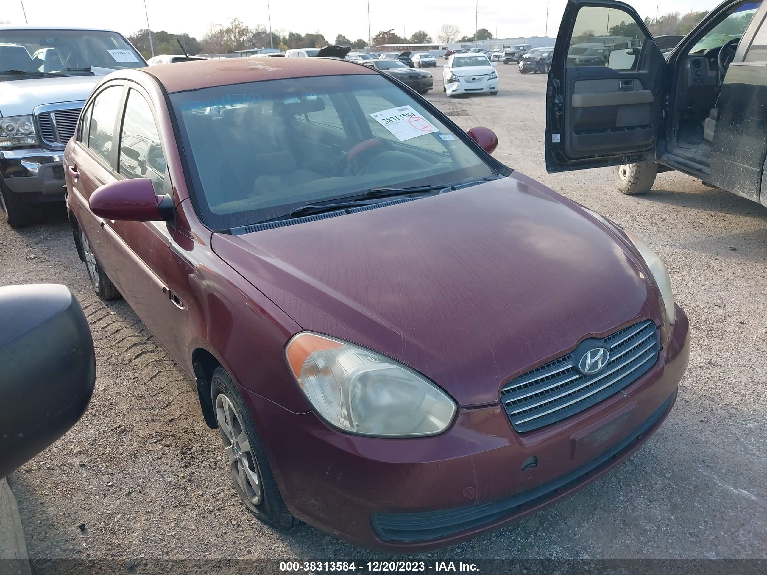 hyundai accent 2009 kmhcn46c19u295781