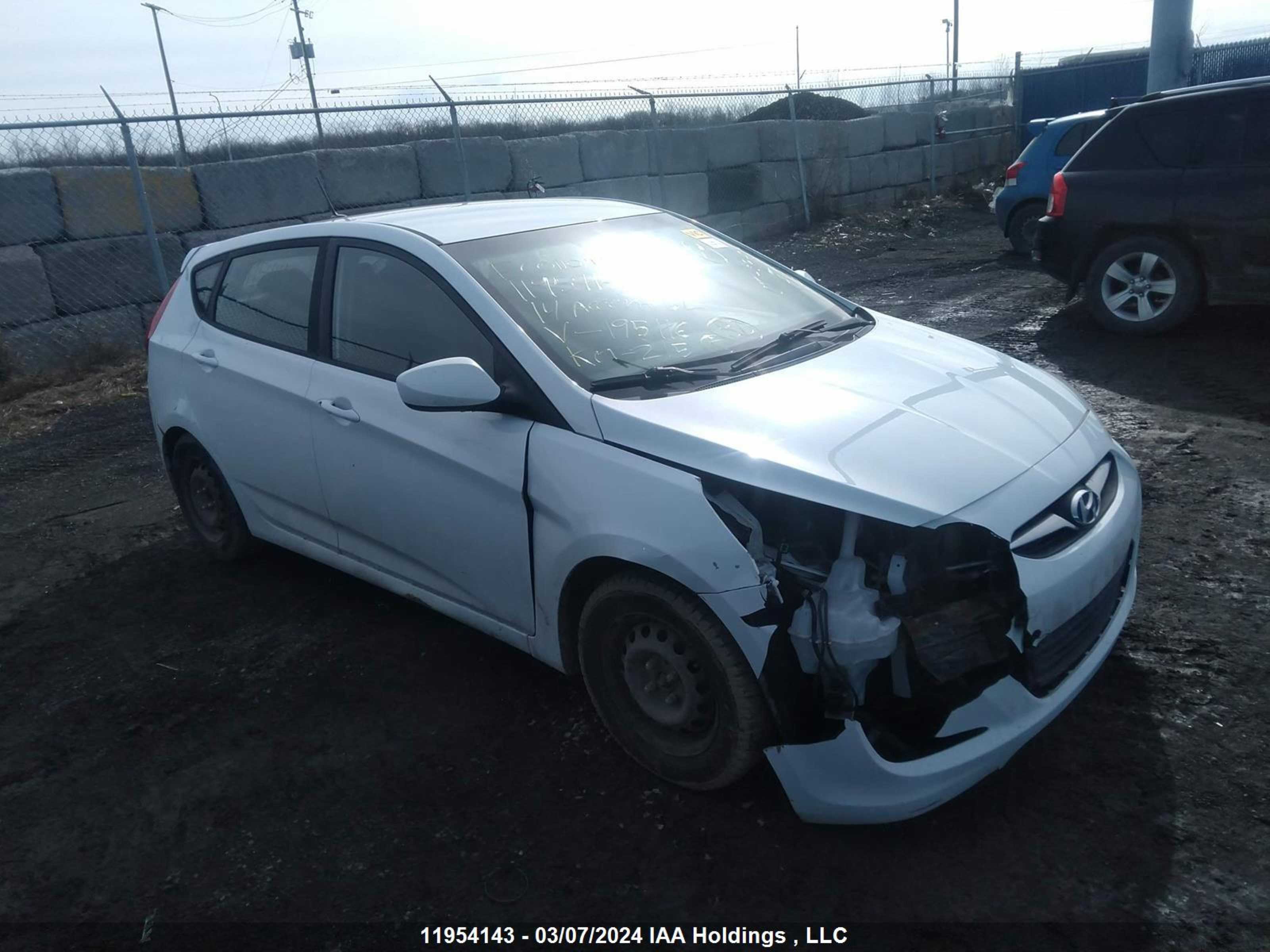 hyundai accent 2014 kmhct5ae5eu195116