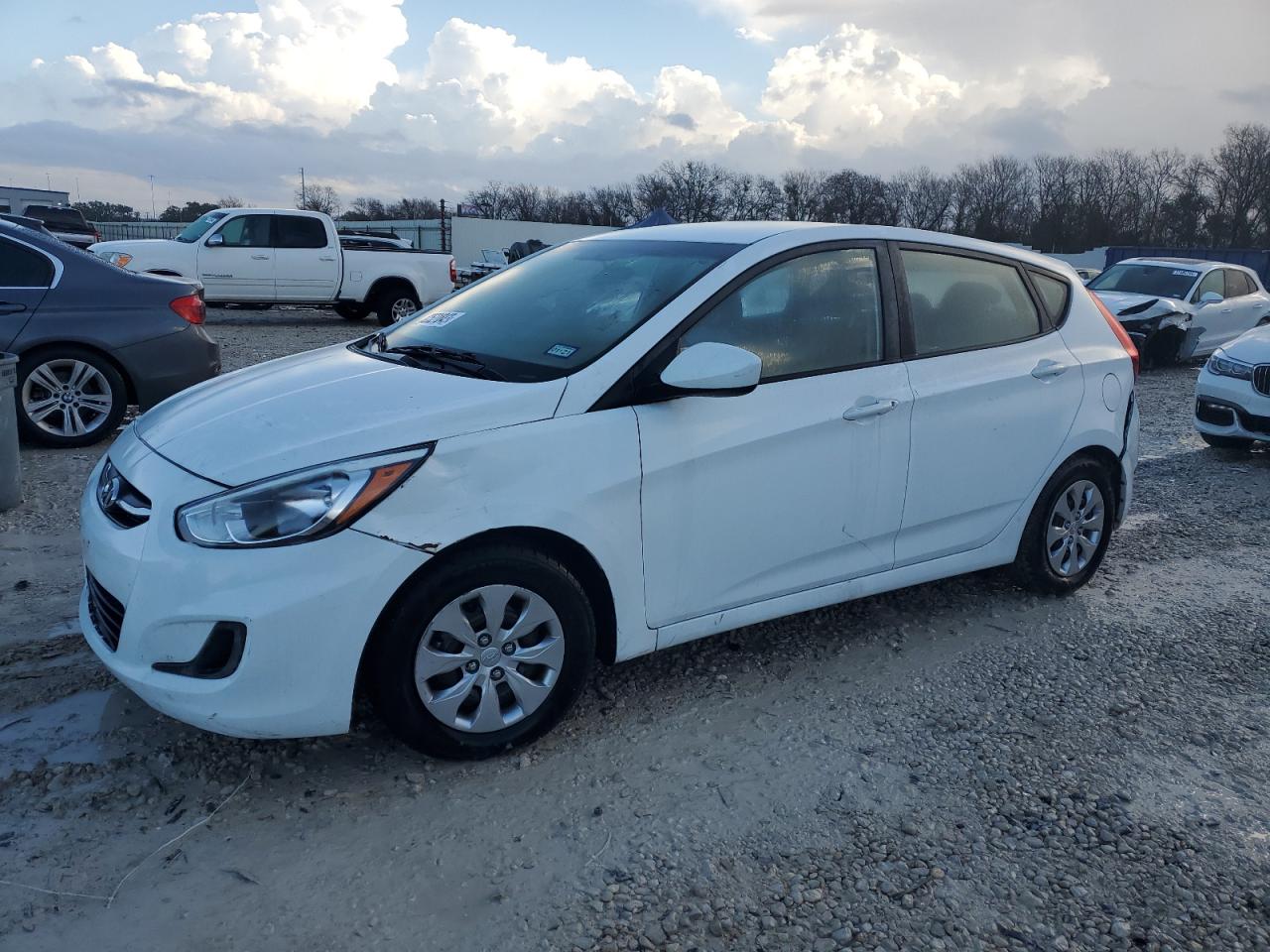 hyundai accent 2017 kmhct5ae5hu315582