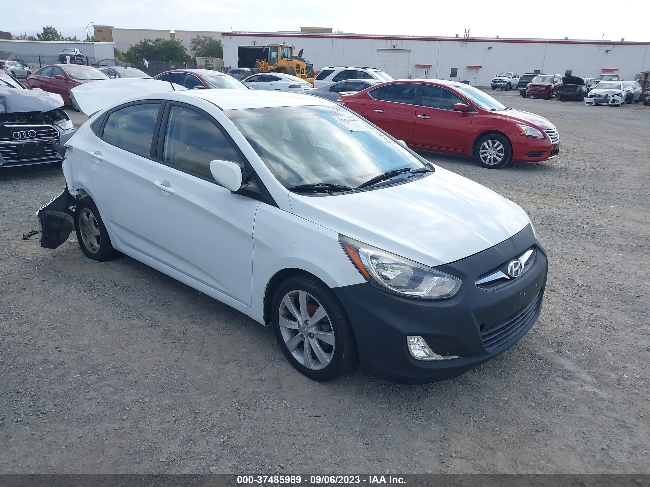 hyundai accent 2013 kmhcu4ae3du442333