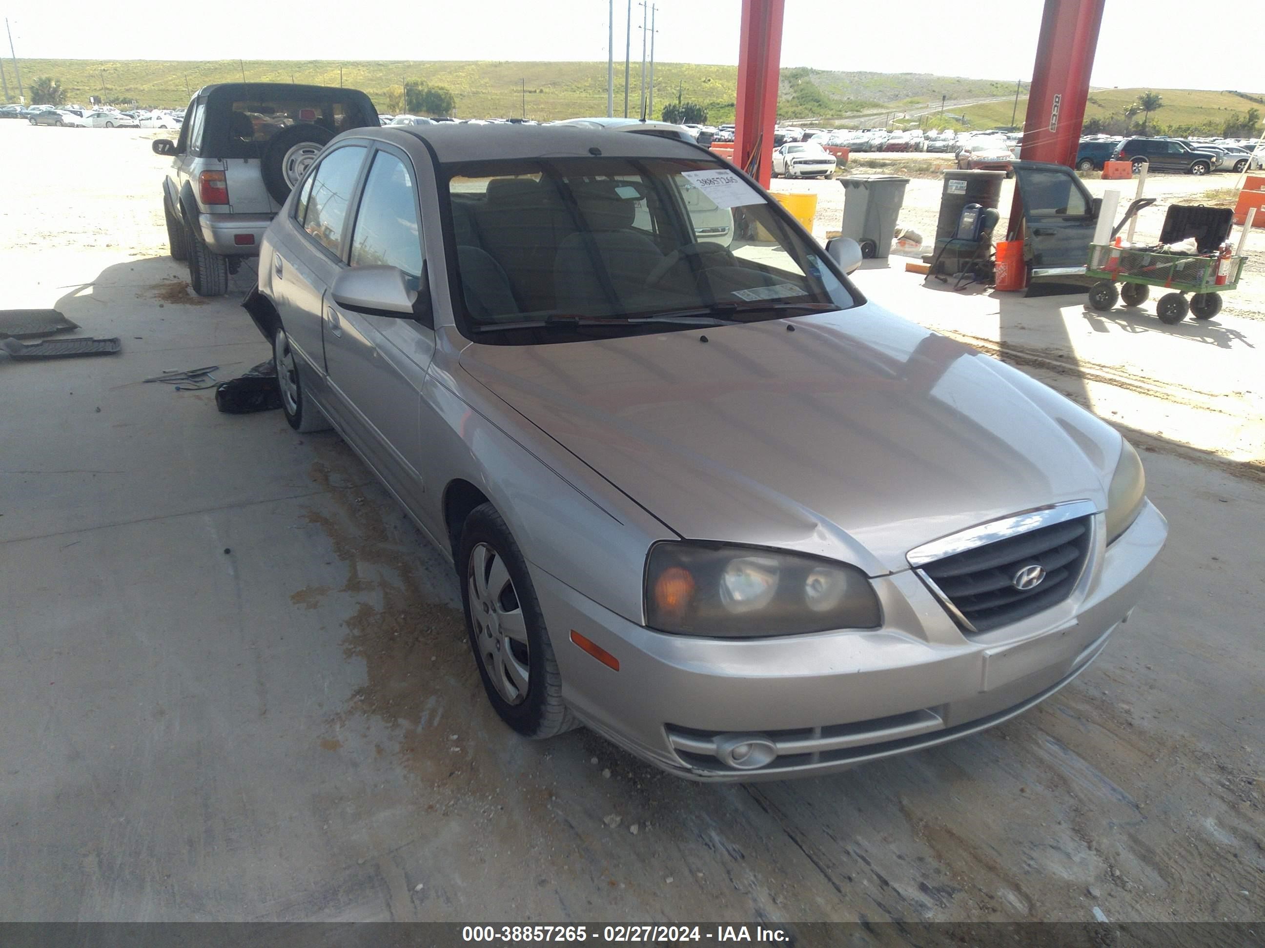 hyundai elantra 2005 kmhdn46d55u970877