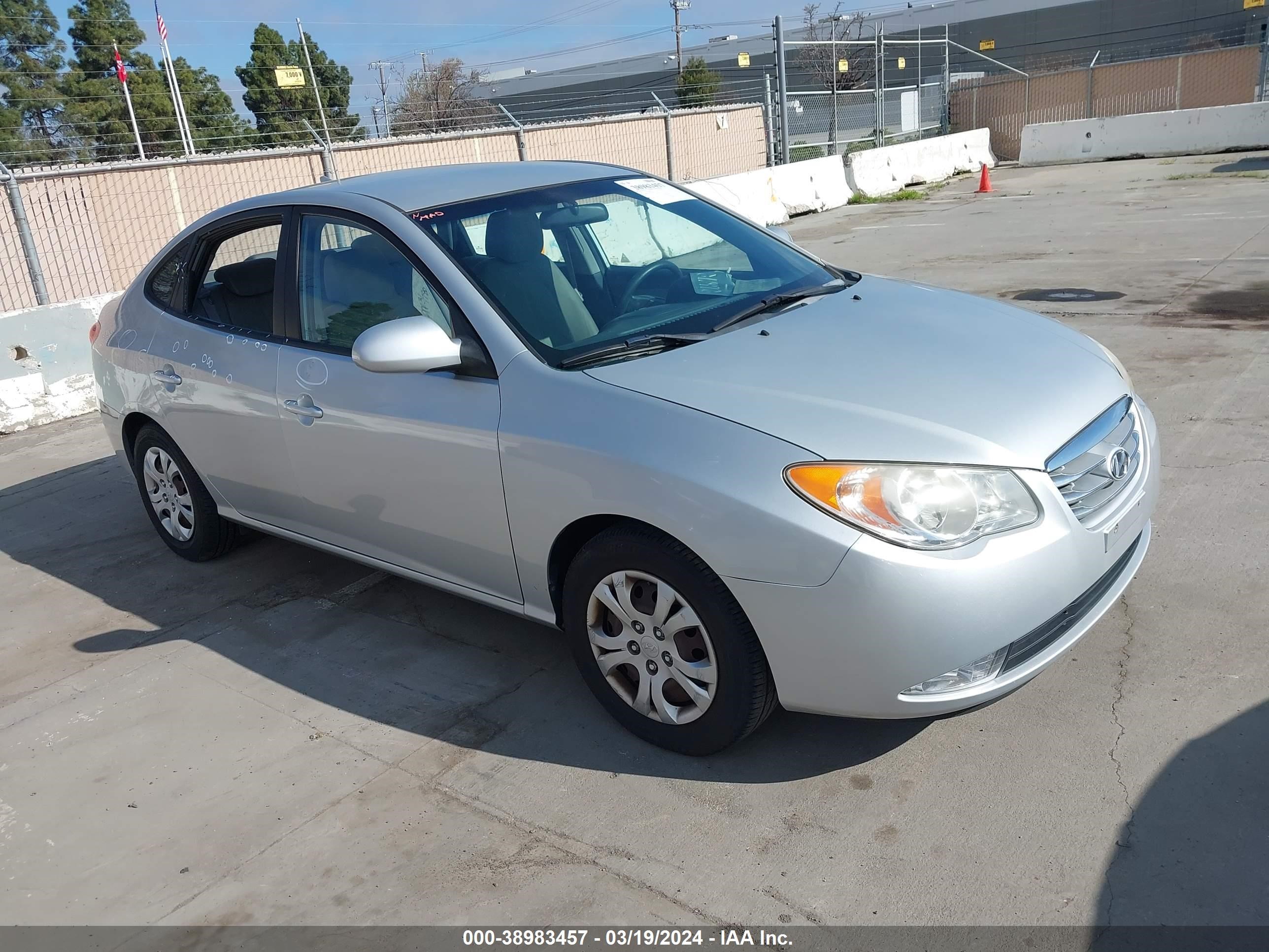 hyundai elantra 2010 kmhdu4ad9au016122