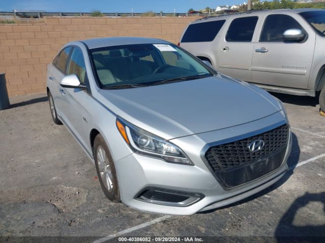 hyundai sonata 2017 kmhe24l13ha045771