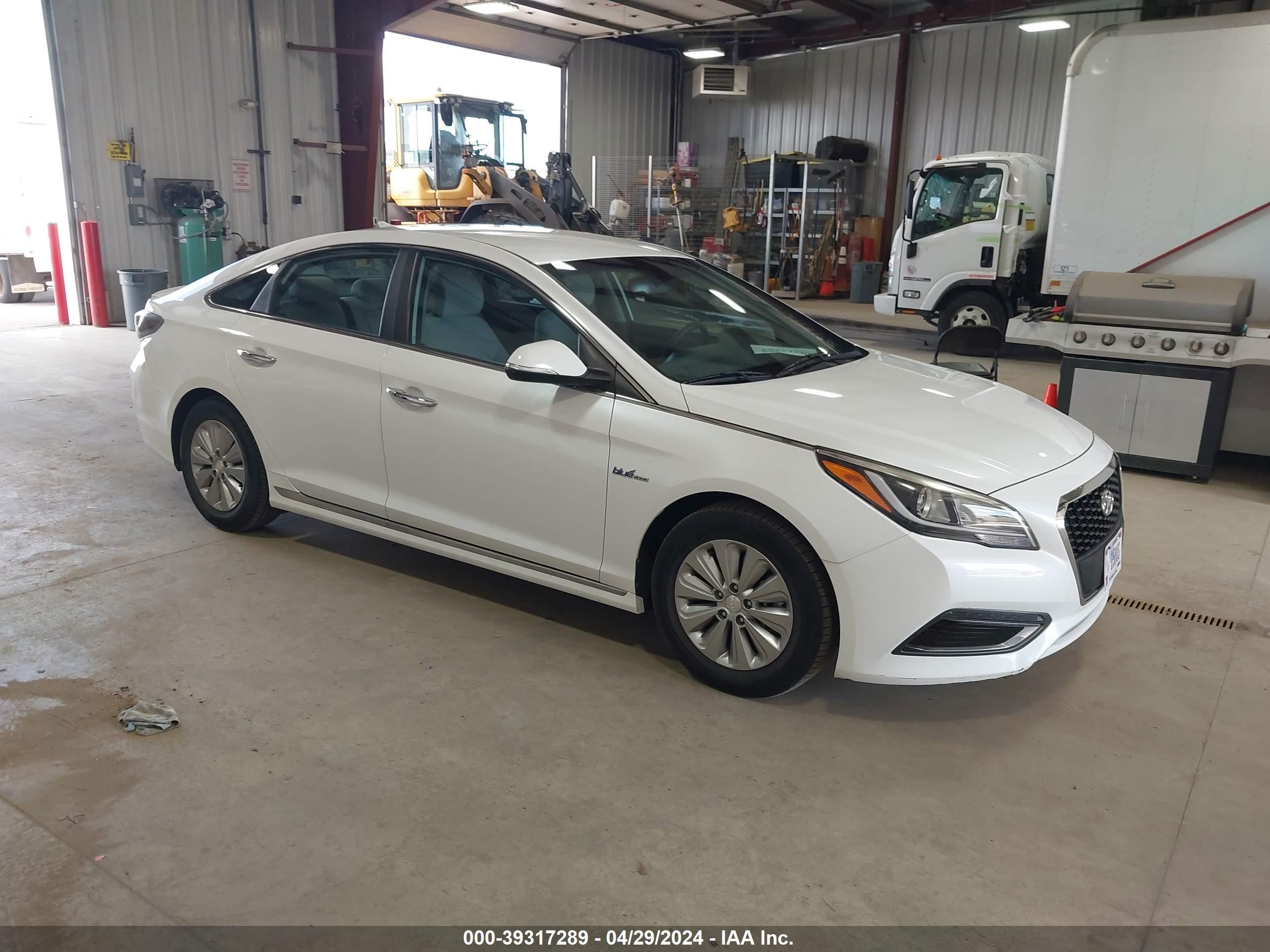 hyundai sonata 2016 kmhe24l15ga037265