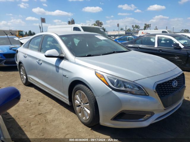 hyundai sonata 2017 kmhe24l16ha059860