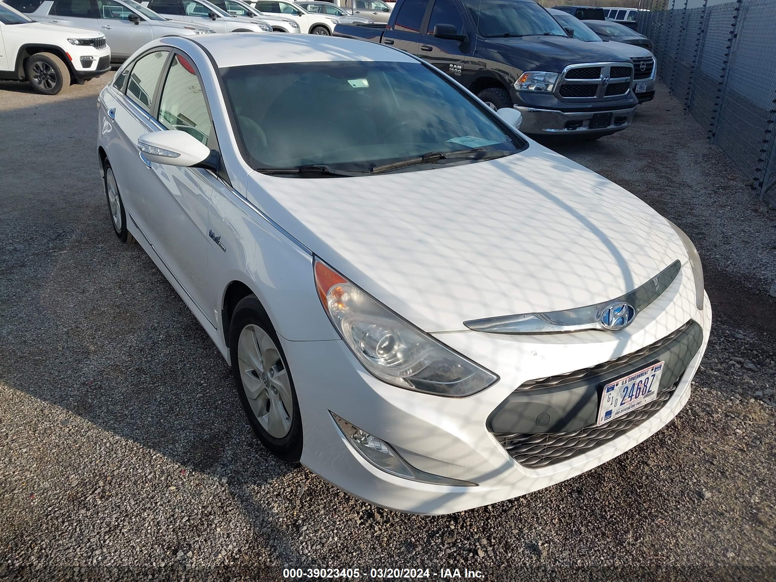 hyundai sonata 2014 kmhec4a42ea117419