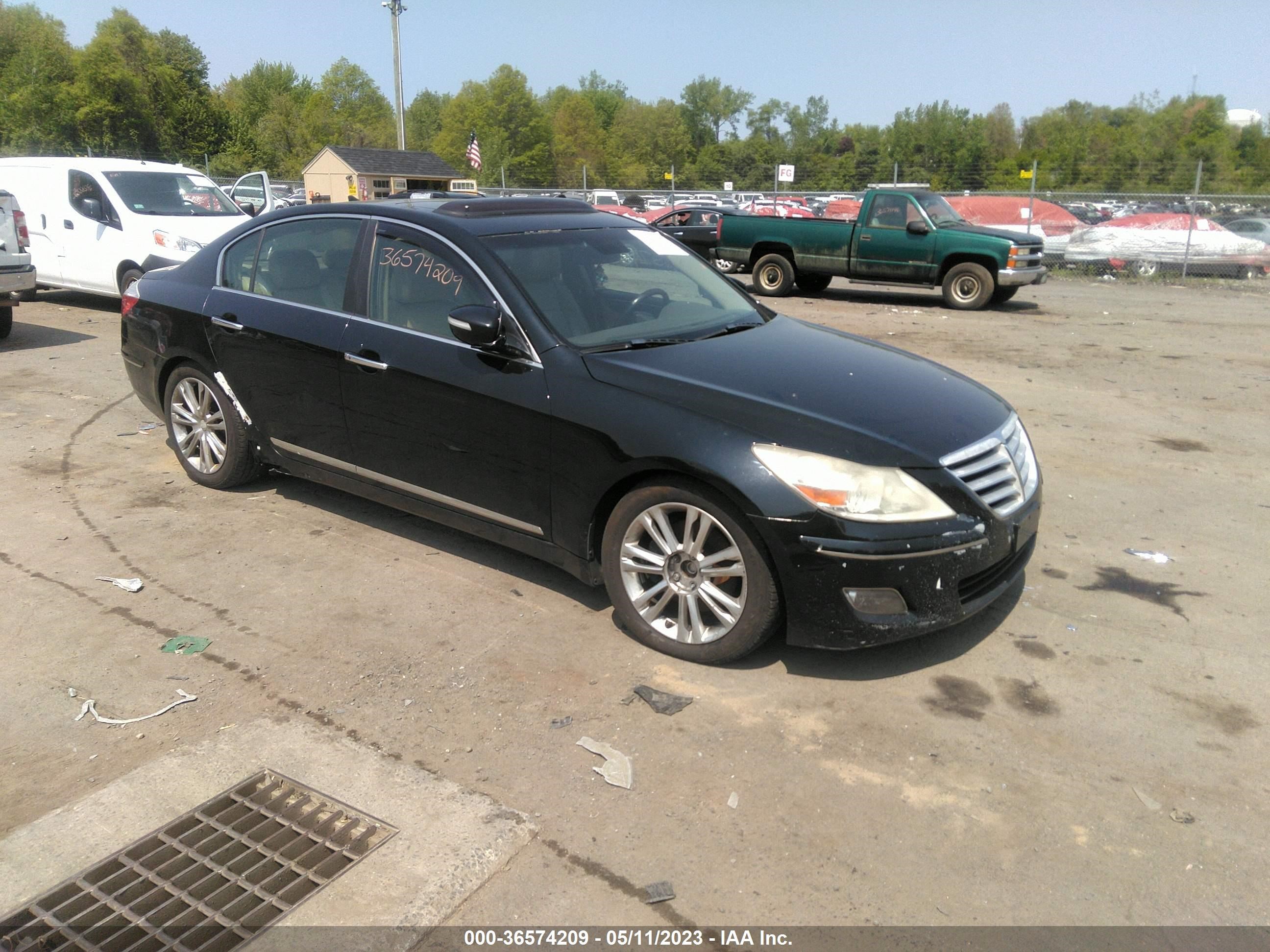 hyundai genesis 2009 kmhgc46f09u034871