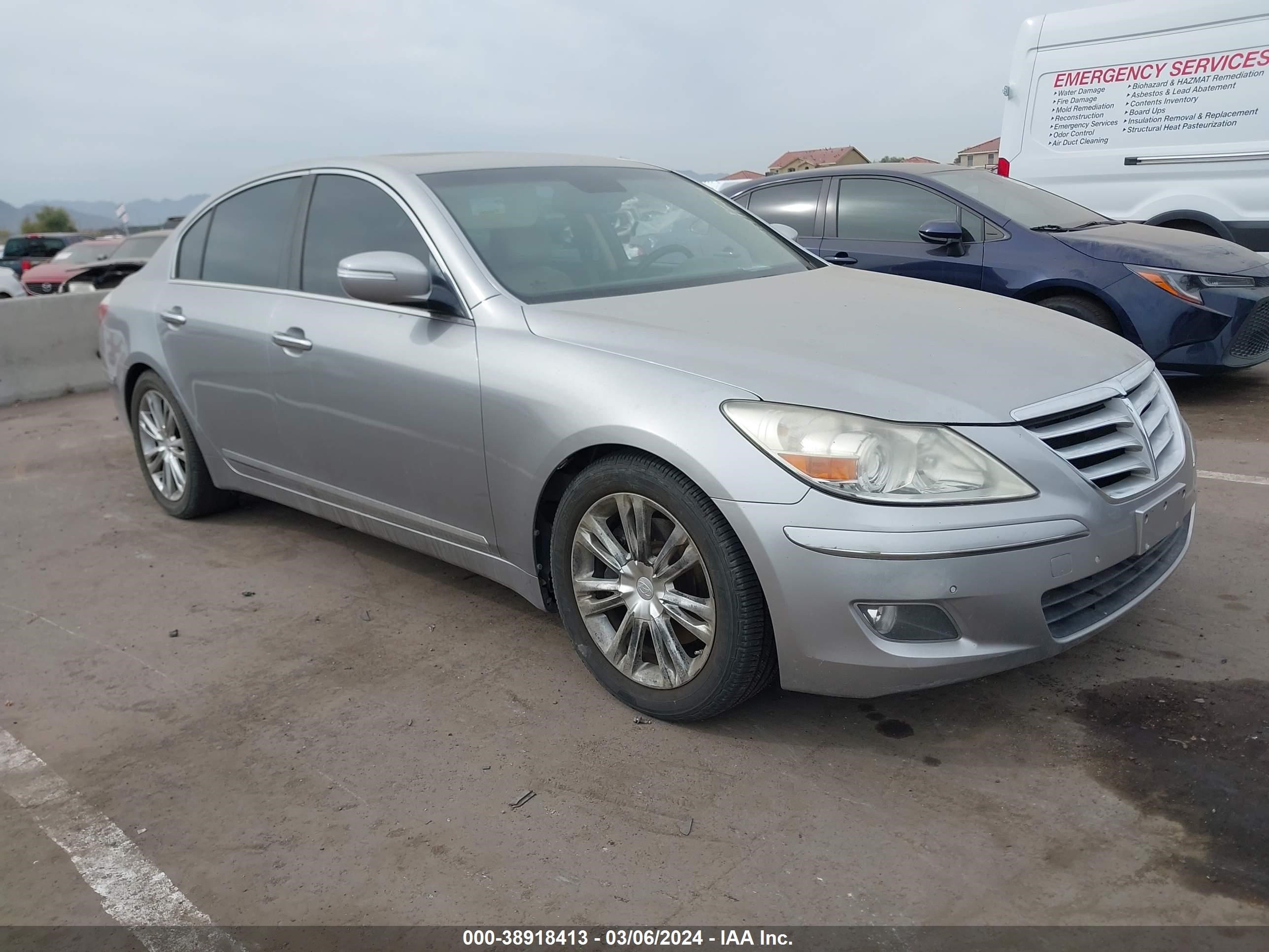 hyundai genesis 2009 kmhgc46f69u047091