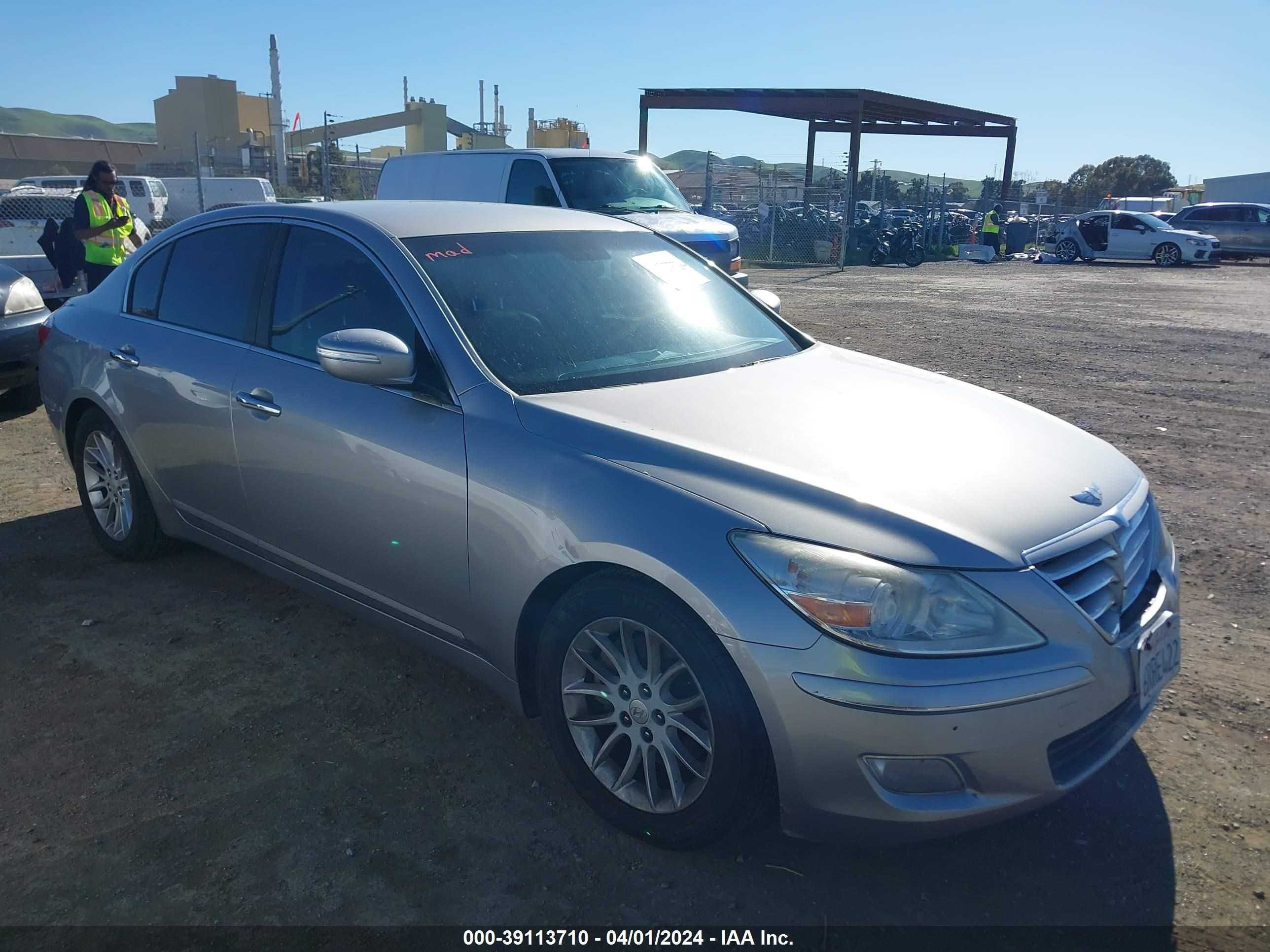 hyundai genesis 2011 kmhgc4de4bu137176