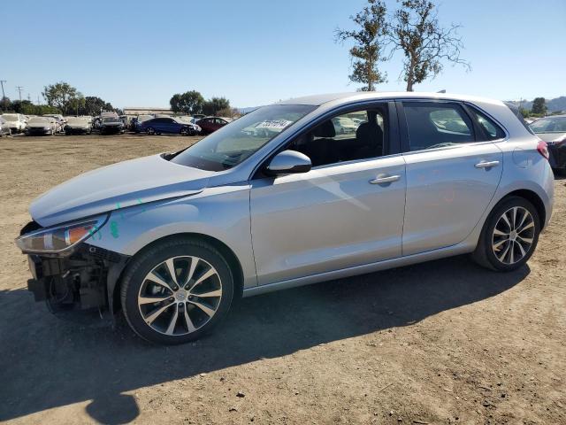 hyundai elantra gt 2018 kmhh35le8ju083147