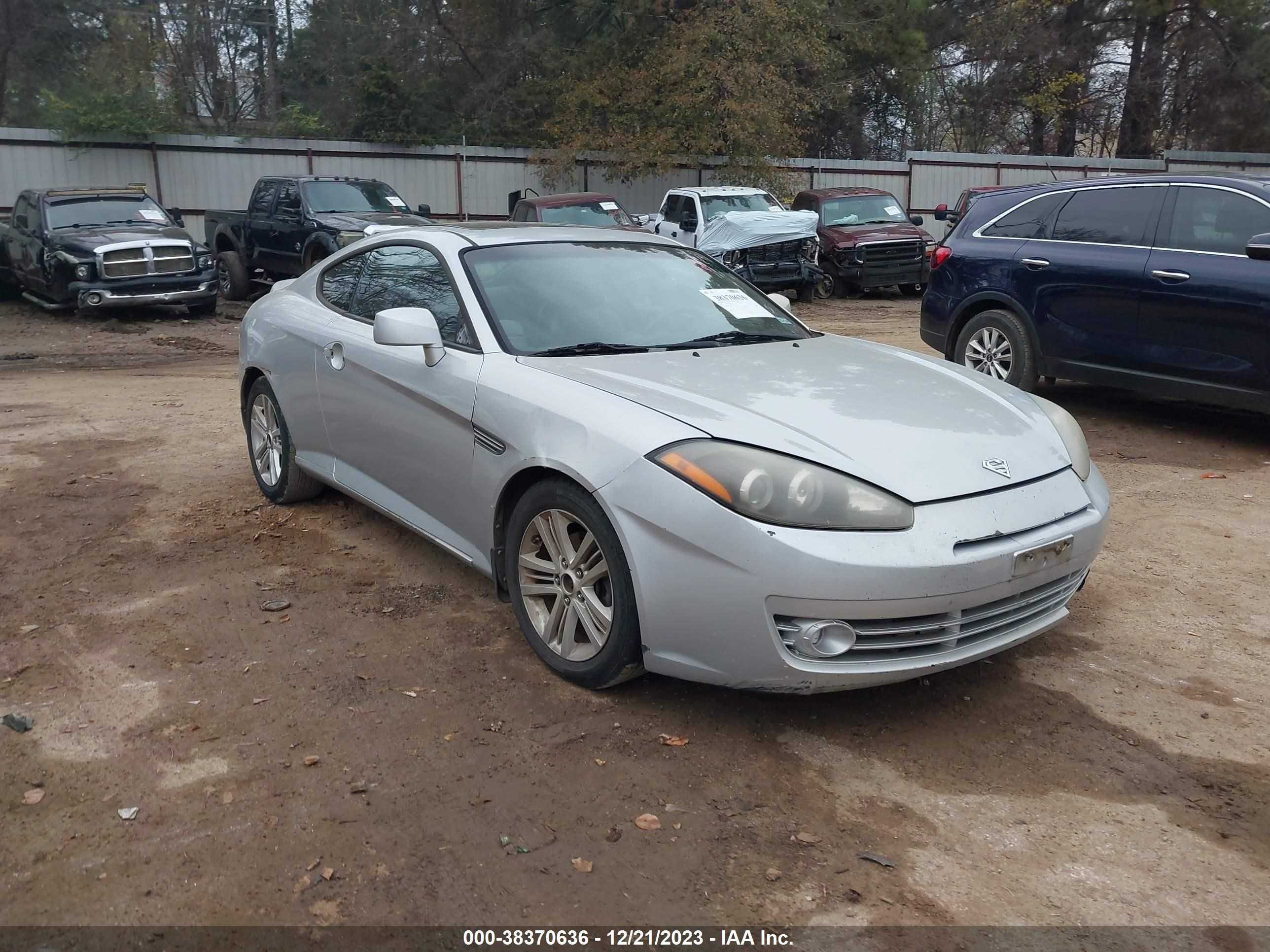 hyundai tiburon 2008 kmhhm66d38u274748