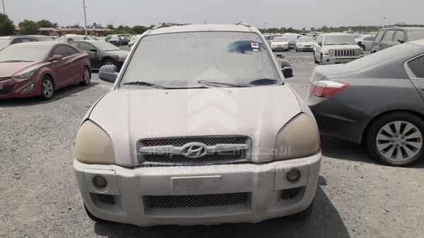 hyundai tucson 2008 kmhjm81b78u825671