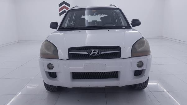 hyundai tucson 2009 kmhjm81d09u990996