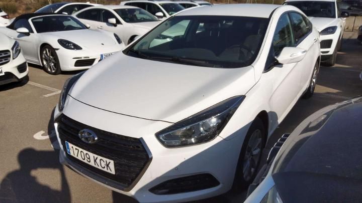 hyundai i40 2017 kmhlc41uahu100743