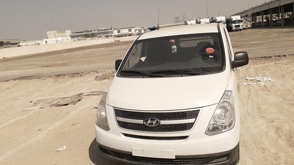 hyundai h1 2009 kmhwg81r19u131571