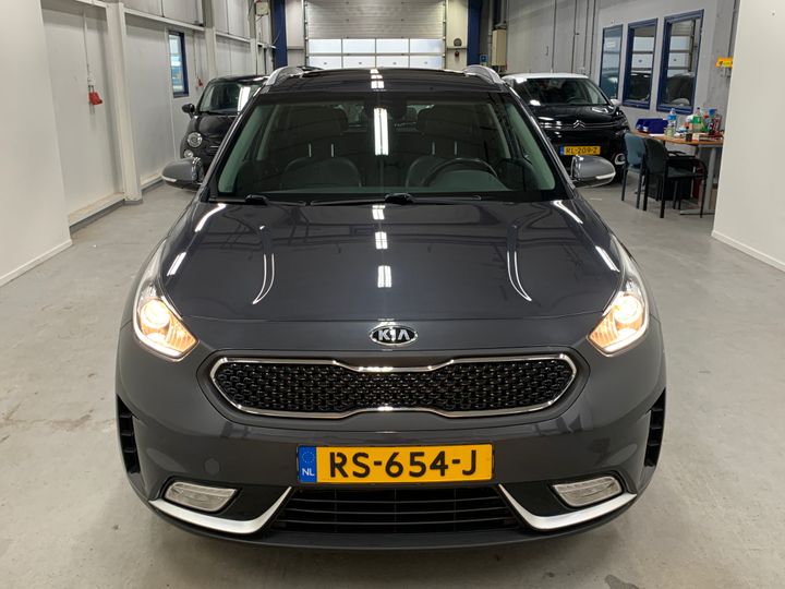 kia niro 2018 knacc81cgj5137913