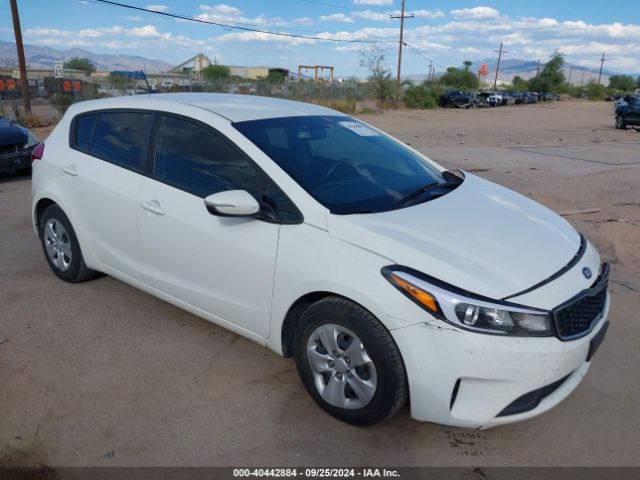 kia forte 2017 knafk5a81h5698104