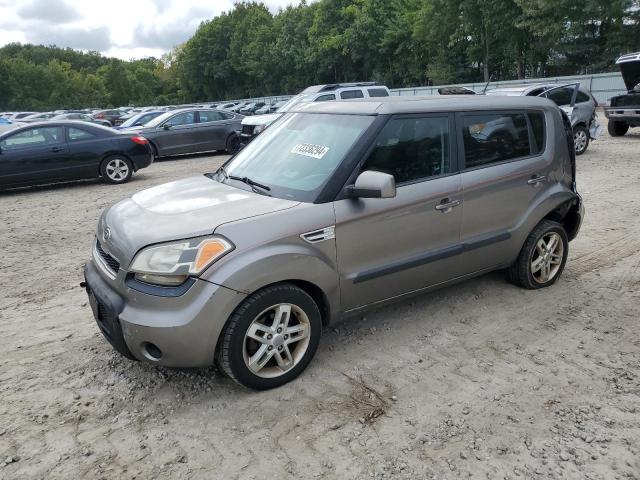 kia soul + 2011 kndjt2a21b7258917