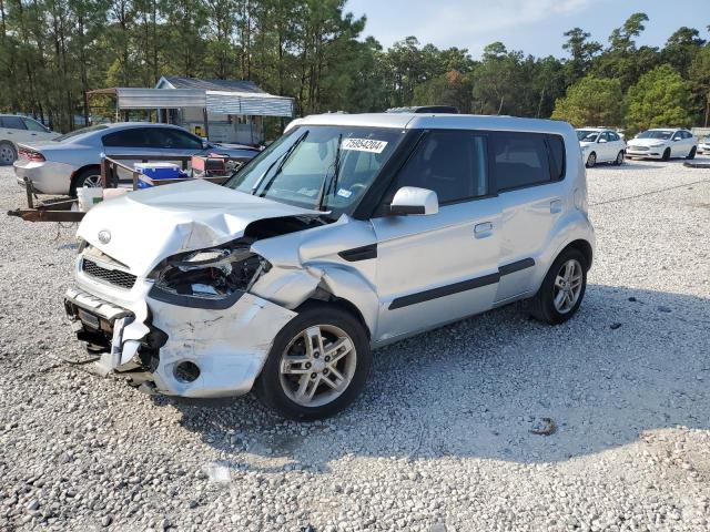 kia soul + 2010 kndjt2a23a7161944