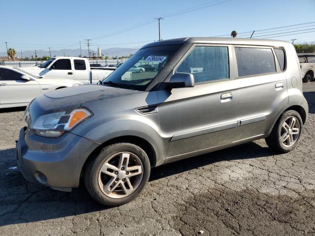 kia soul + 2010 kndjt2a24a7029713