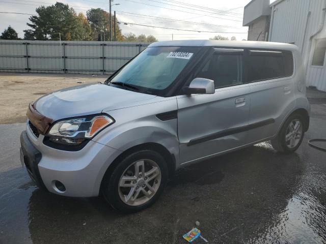 kia soul + 2010 kndjt2a26a7131028