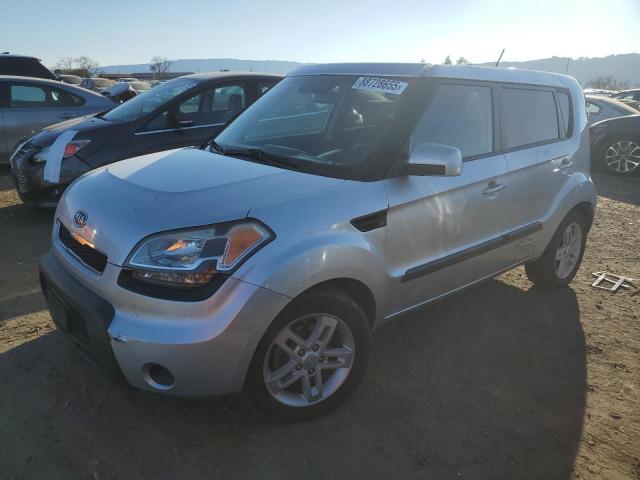 kia soul + 2011 kndjt2a26b7263837