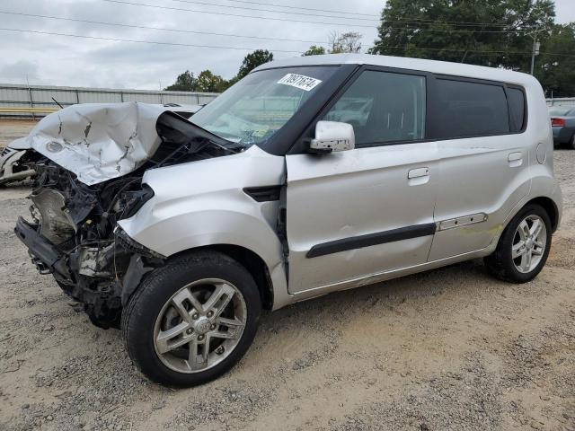 kia soul + 2010 kndjt2a28a7033179