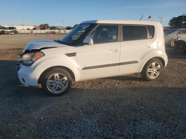 kia soul + 2010 kndjt2a28a7106339