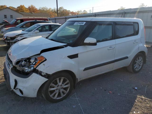 kia soul + 2013 kndjt2a6xd7587136