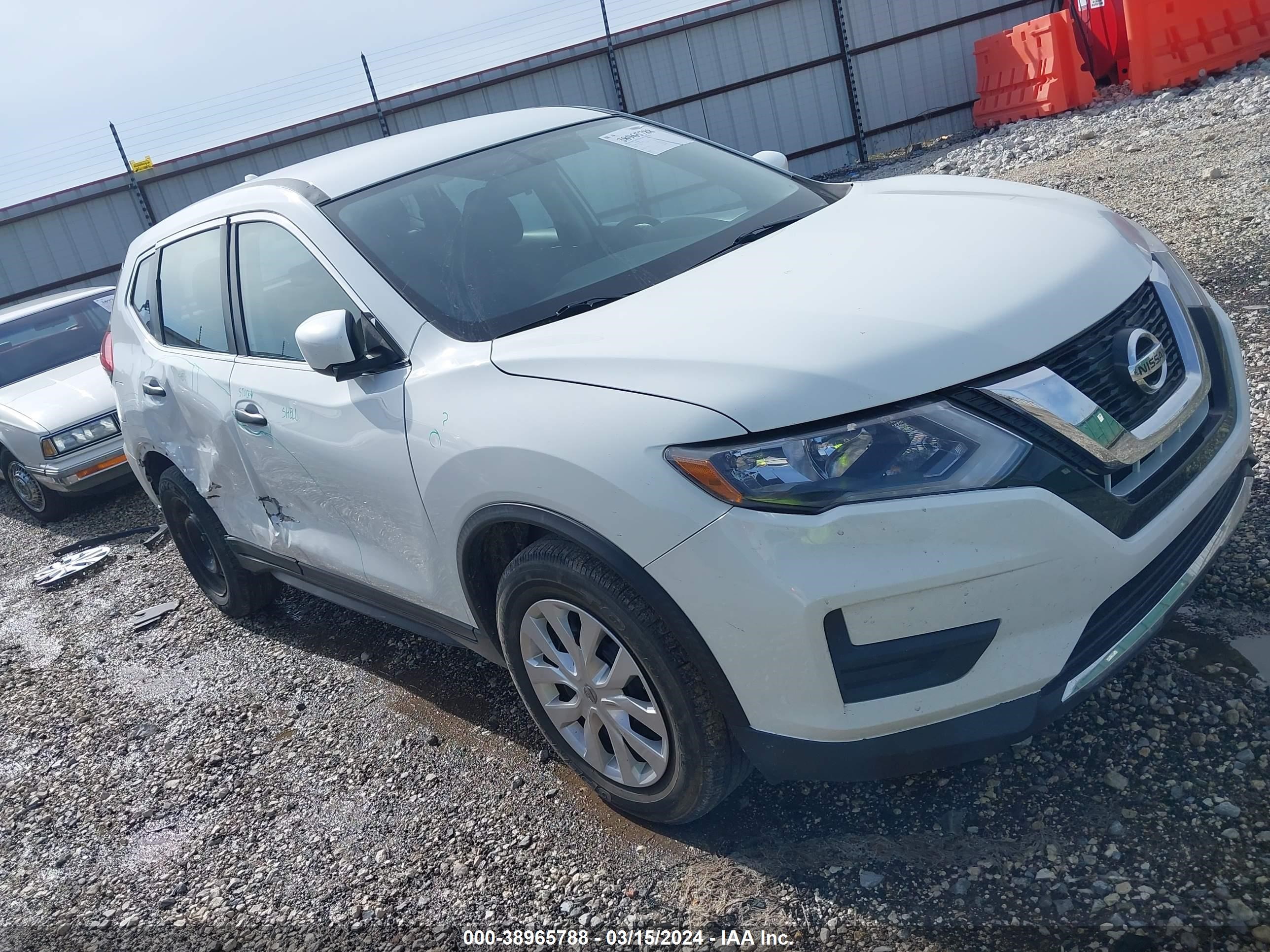 nissan rogue 2017 knmat2mt0hp530614