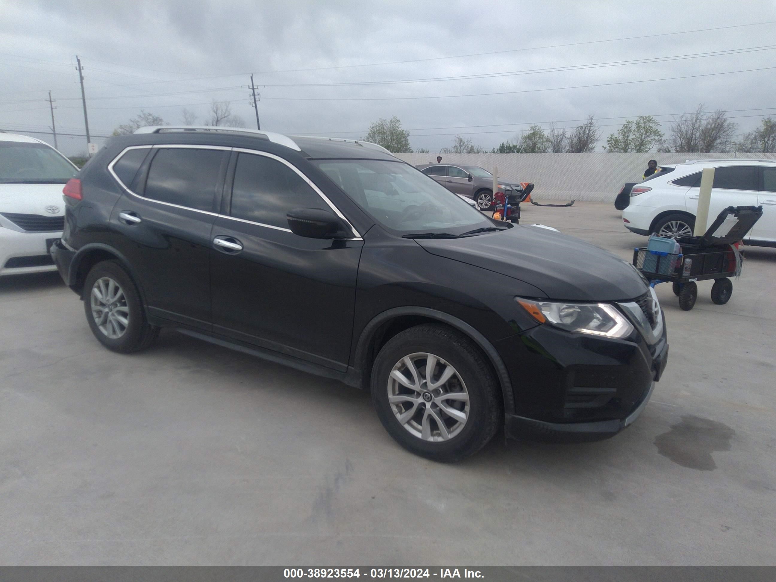 nissan rogue 2017 knmat2mt9hp501418