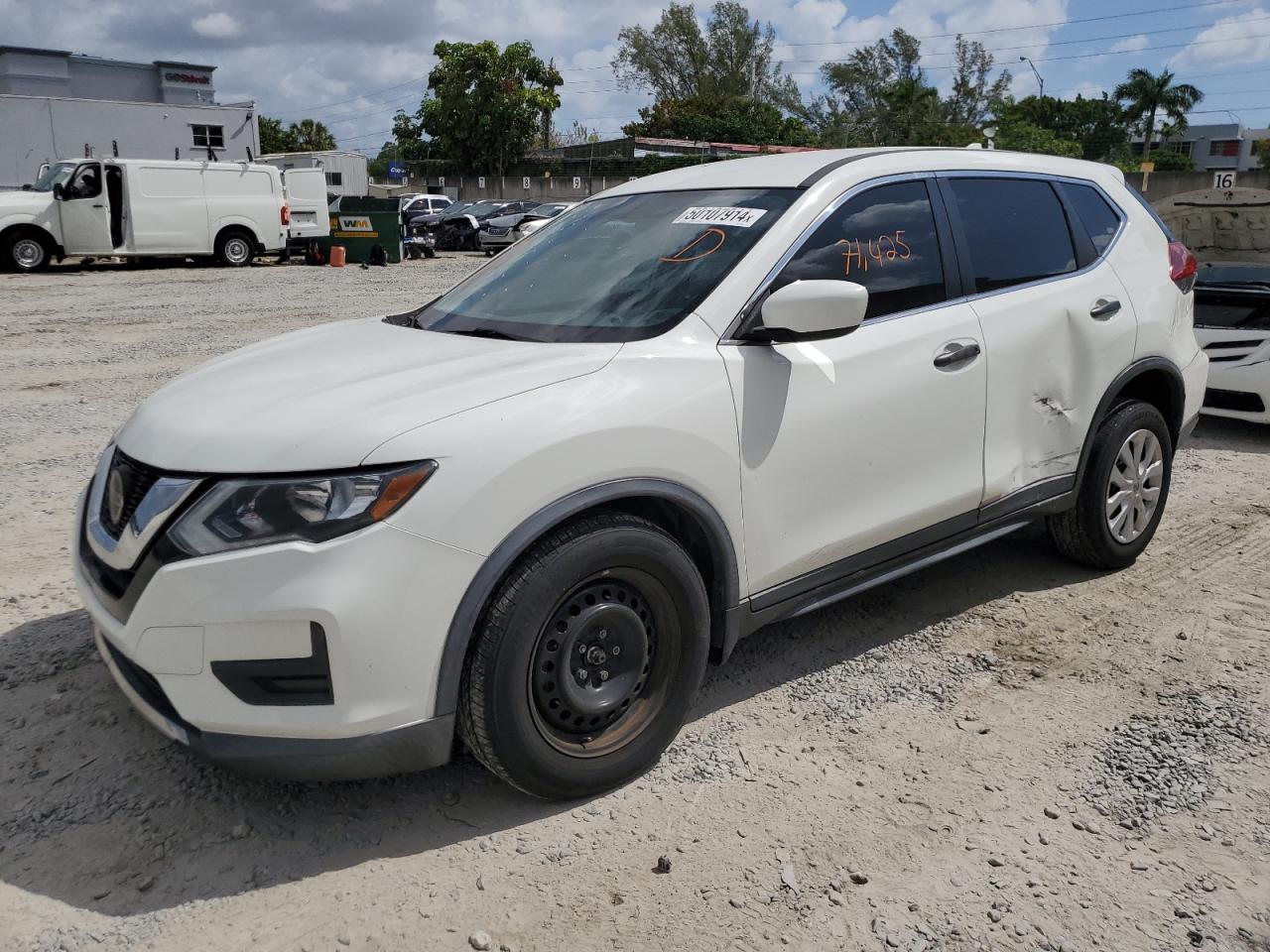 nissan rogue s 2018 knmat2mtxjp579163