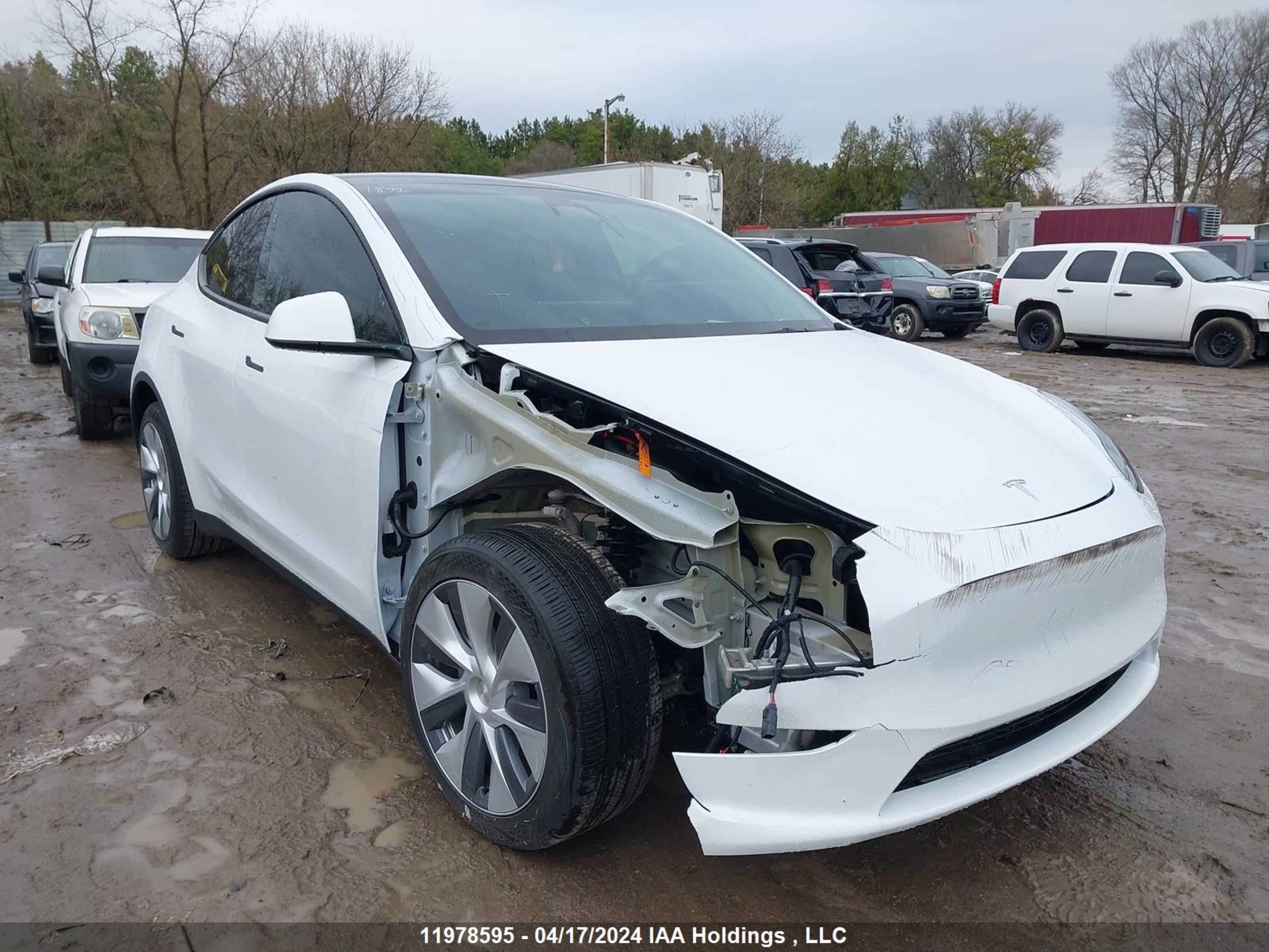 tesla model y 2023 lrwygdee1pc162588